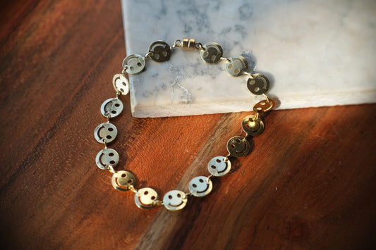 Smiley face magnetic bracelet