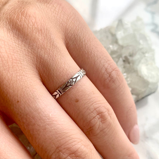 Flower Bar Ring